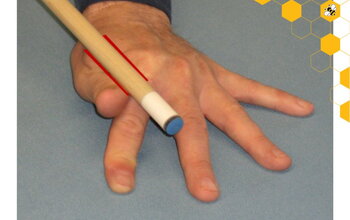 Hướng Dẫn Chi Tiết Cách Đặt Tay và Cầm Cơ Bida Cho Người Mới Bắt Đầu